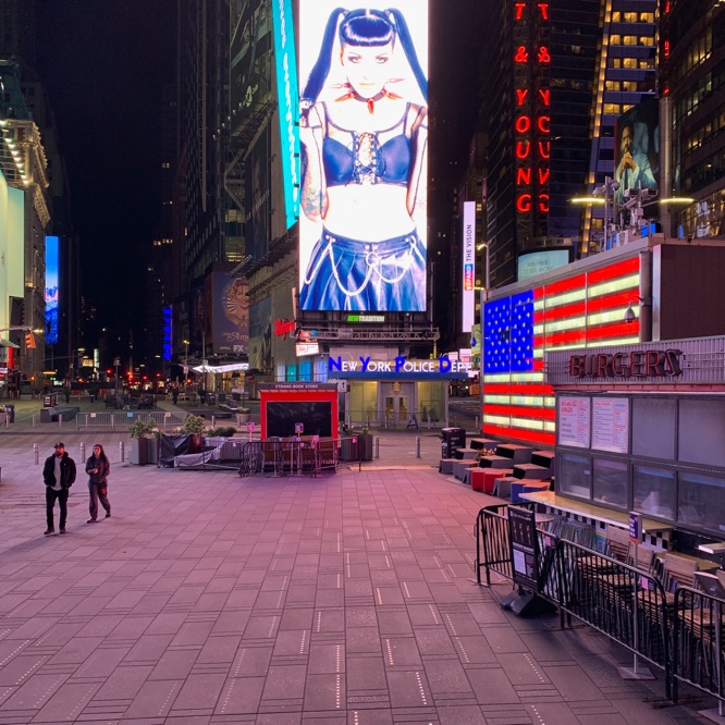 Times Square in April 2020: Barely two people despite this being a Friday night